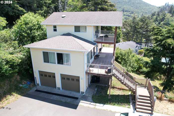 photo 39: 94244 10TH ST, Gold Beach OR 97444