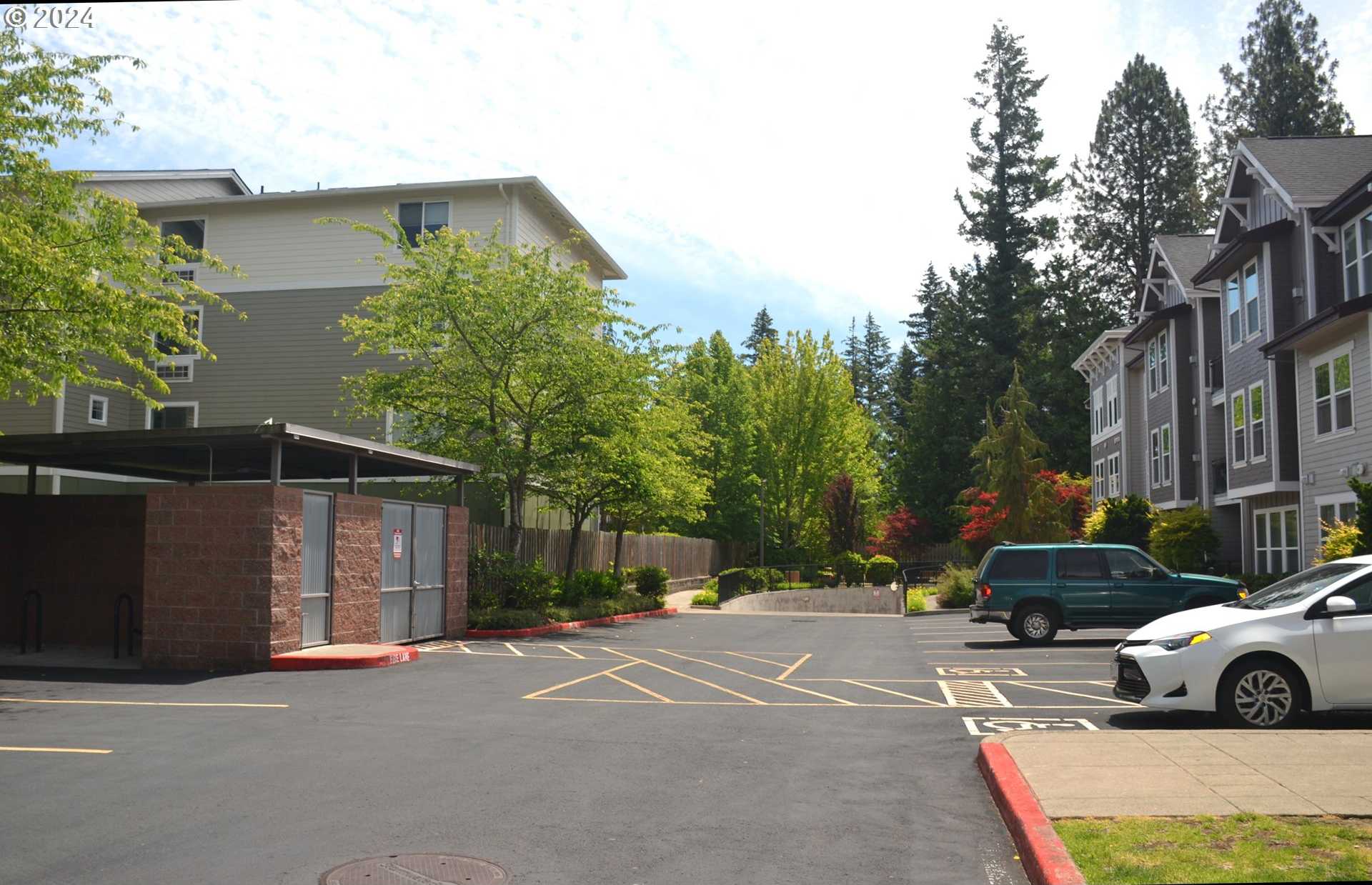 photo 2: 1258 NW SHATTUCK WAY Unit 302, Gresham OR 97030