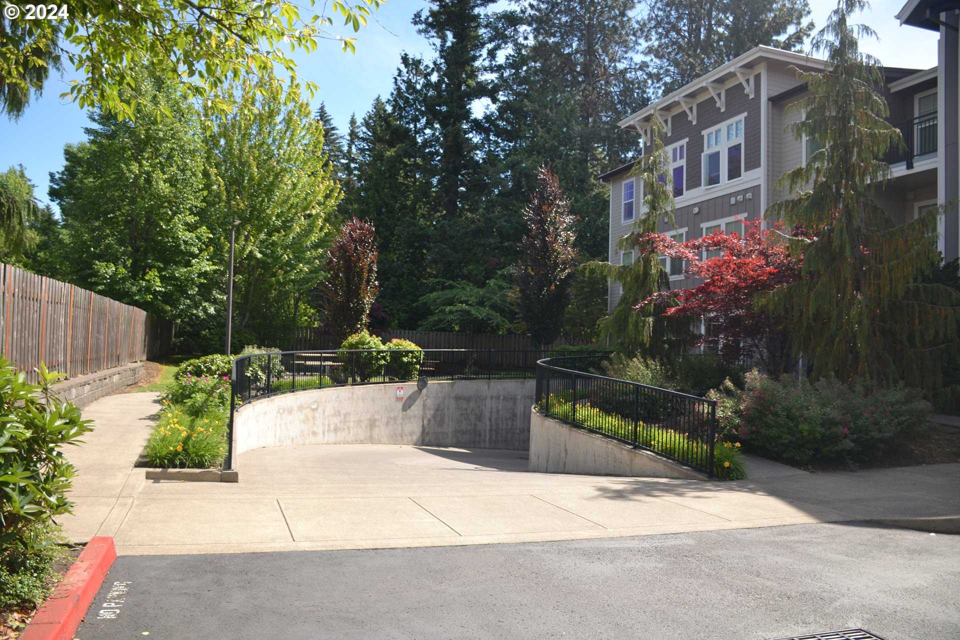 photo 3: 1258 NW SHATTUCK WAY Unit 302, Gresham OR 97030