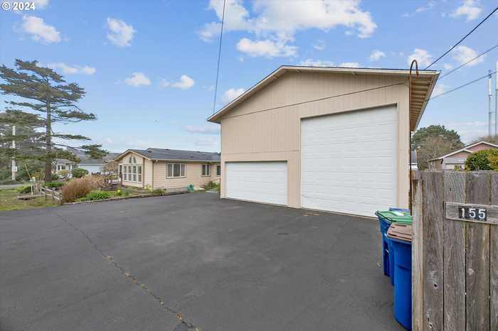 photo 2: 155 LORRAINE ST, Gleneden Beach OR 97388