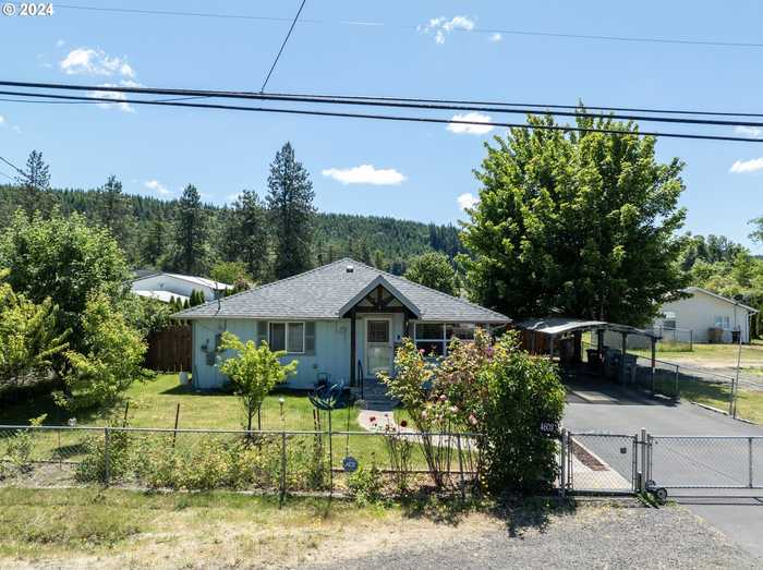 photo 1: 4603 LONG ST, Sweet Home OR 97386