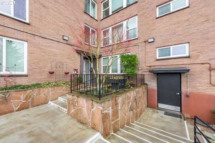 photo 18: 1205 SW CARDINELL DR Unit 405, Portland OR 97201