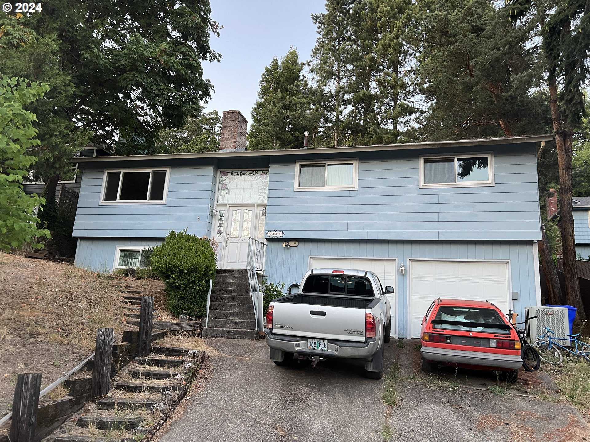 photo 2: 6423 SE HULL AVE, Milwaukie OR 97267