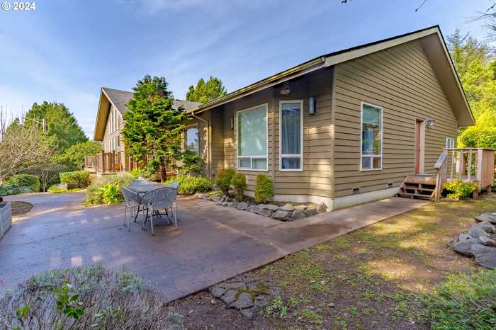 photo 2: 760 SW RANGE DR, Waldport OR 97394