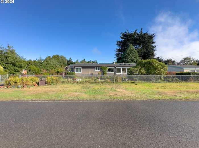 photo 47: 775 10TH ST SE, Bandon OR 97411