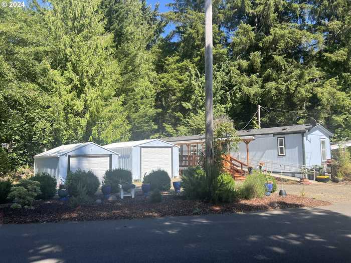 photo 2: 5170 Grand AVE Unit 10, Florence OR 97439