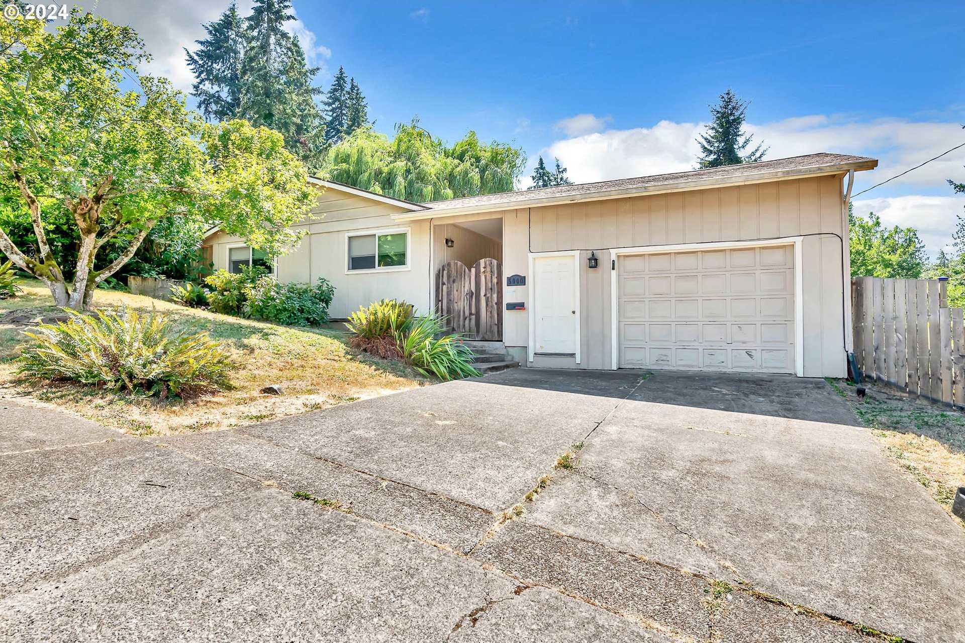 photo 2: 5000 WHITEAKER ST, Eugene OR 97405