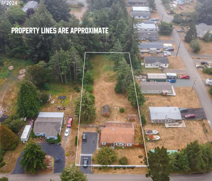 photo 2: 90986 SHELL LN, Coos Bay OR 97420