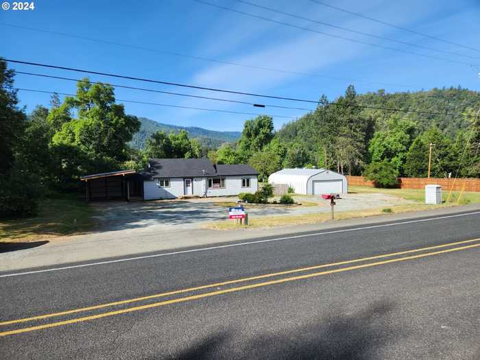 photo 2: 2840 CANYONVILLE RIDDLE RD, Riddle OR 97469