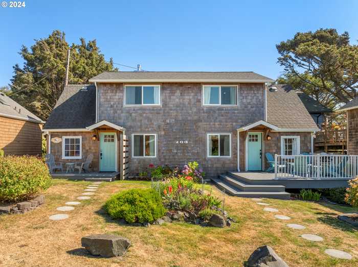photo 1: 163 W ORFORD ST, Cannon Beach OR 97110