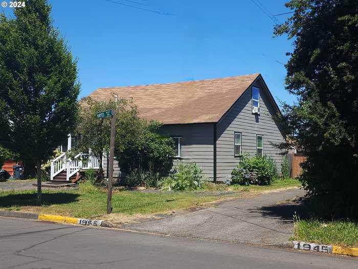 photo 2: 1955 W 12TH AVE, Eugene OR 97402