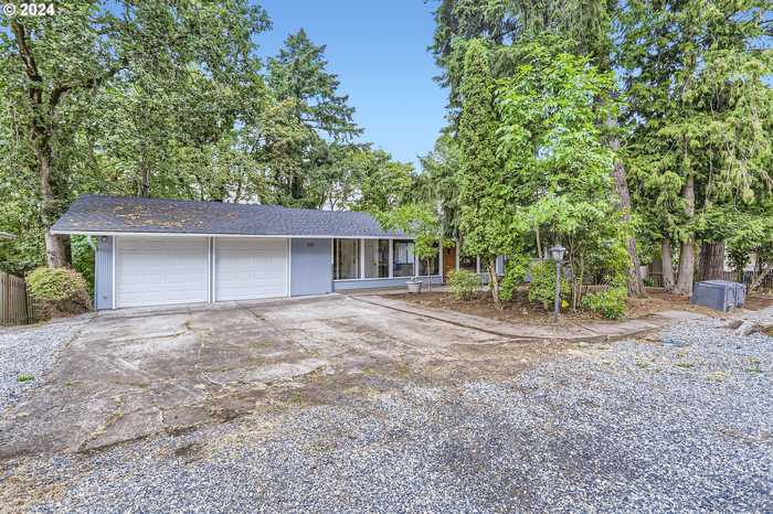 photo 1: 16544 SE DAGMAR RD, Milwaukie OR 97267