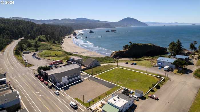 photo 2: 267 6TH ST, Port Orford OR 97465