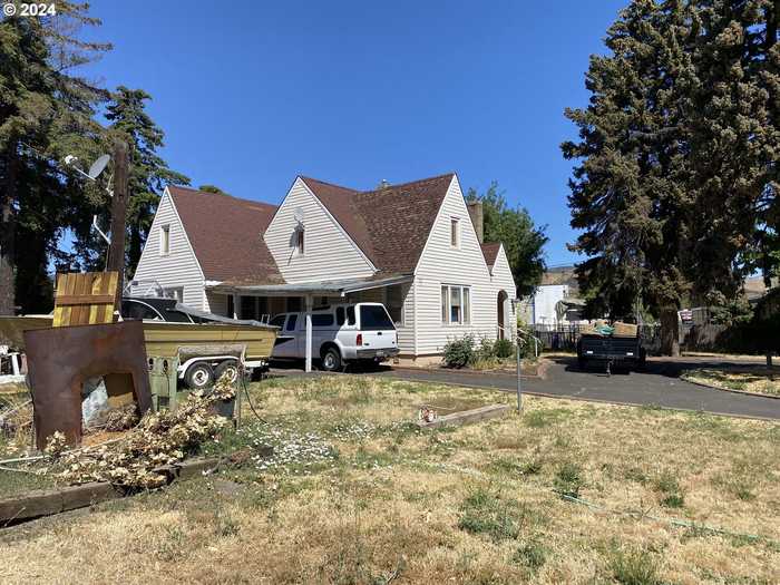 photo 1: 3504 W 2ND ST, The Dalles OR 97058