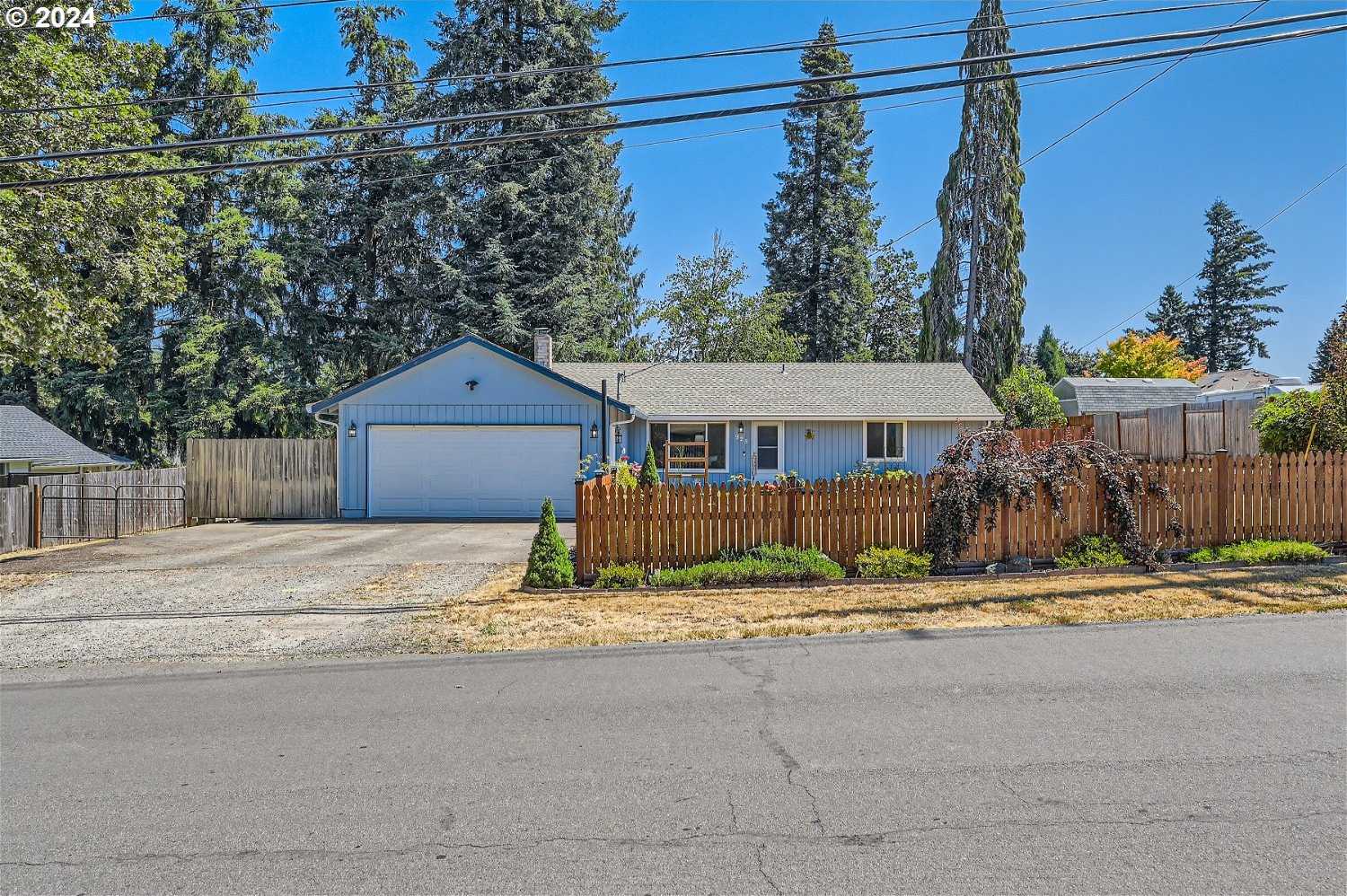 photo 1: 925 WOODLAWN AVE, Oregon City OR 97045