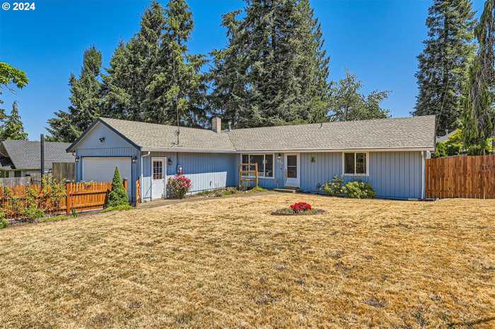 photo 2: 925 WOODLAWN AVE, Oregon City OR 97045