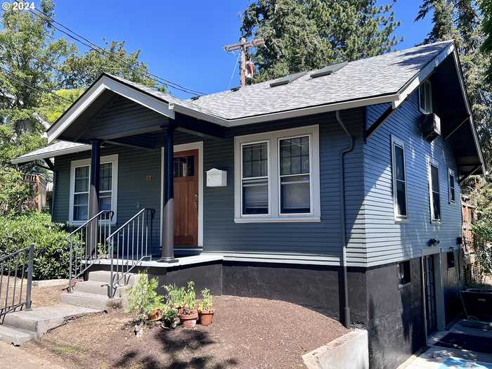 photo 2: 41 W 19TH AVE, Eugene OR 97401