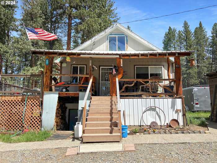 photo 2: 201 W FAIRVIEW ST, Sumpter OR 97877