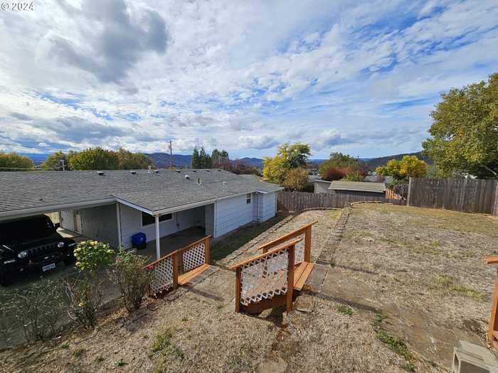 photo 19: 742 MEADOW AVE, Roseburg OR 97470