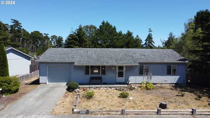 photo 1: 3474 LILAC ST, Florence OR 97439