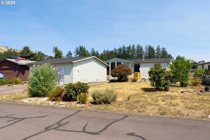 photo 1: 85685 MANCHESTER LN, Eugene OR 97405