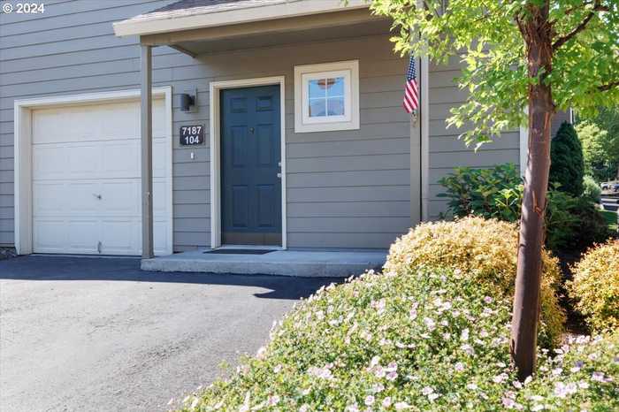 photo 1: 7187 SW SAGERT ST Unit 104, Tualatin OR 97062