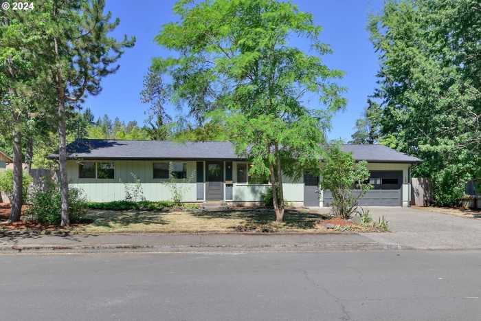 photo 30: 4850 CENTER WAY, Eugene OR 97405