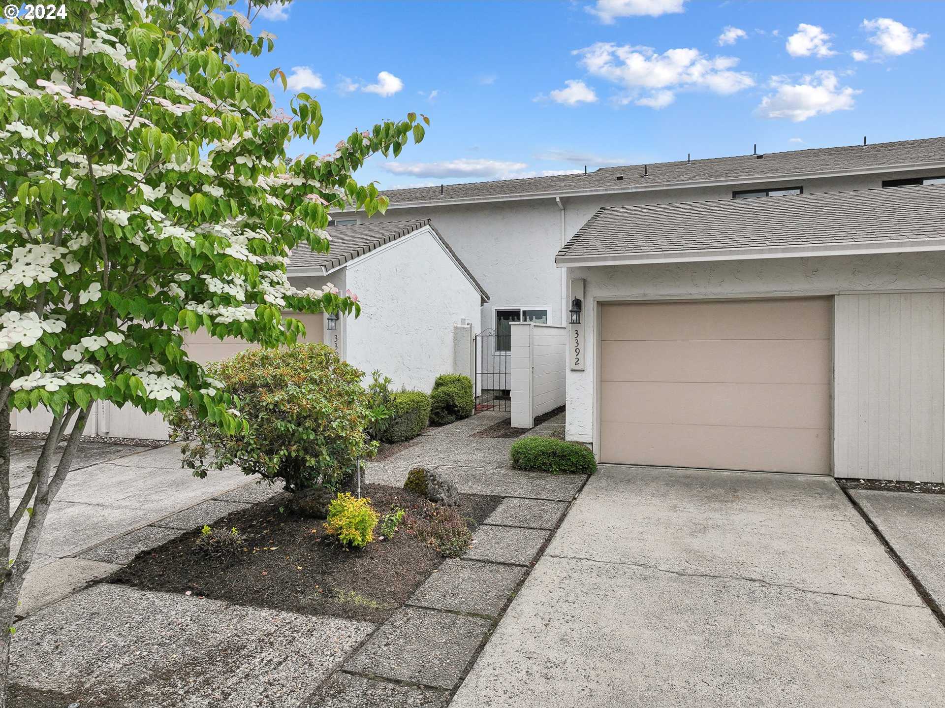 photo 3: 3392 NE 29TH ST, Gresham OR 97030