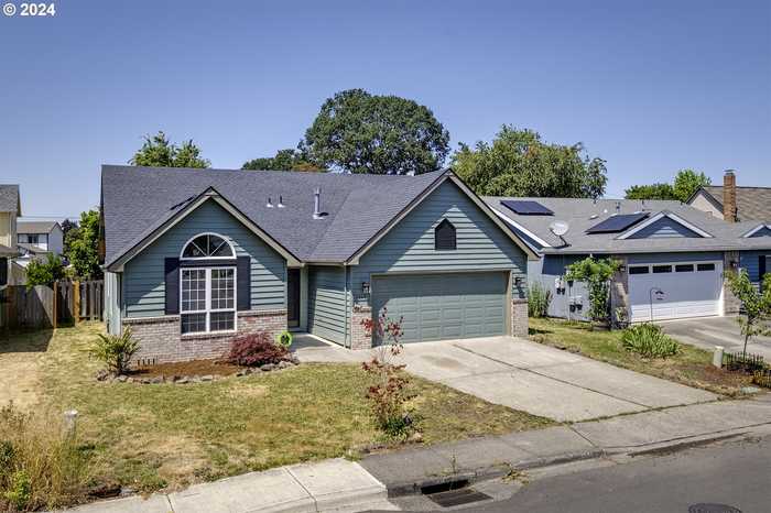 photo 1: 1545 SW 211TH AVE, Beaverton OR 97003