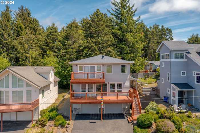 photo 1: 160 SE BAYVIEW AVE, Depoe Bay OR 97341