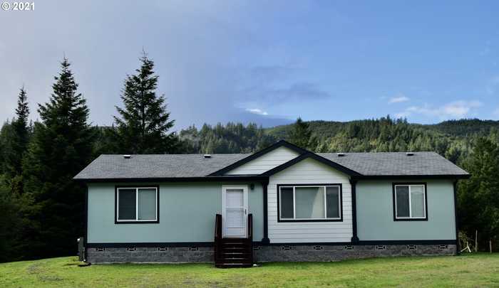 photo 2: 95851 MCKINNON DR, Gold Beach OR 97444