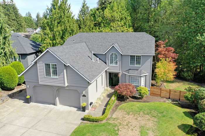 photo 1: 643 NE LENOX ST, Hillsboro OR 97124