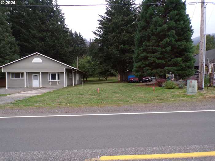 photo 1: 730 SE FOREST LN, Cascade Locks OR 97014