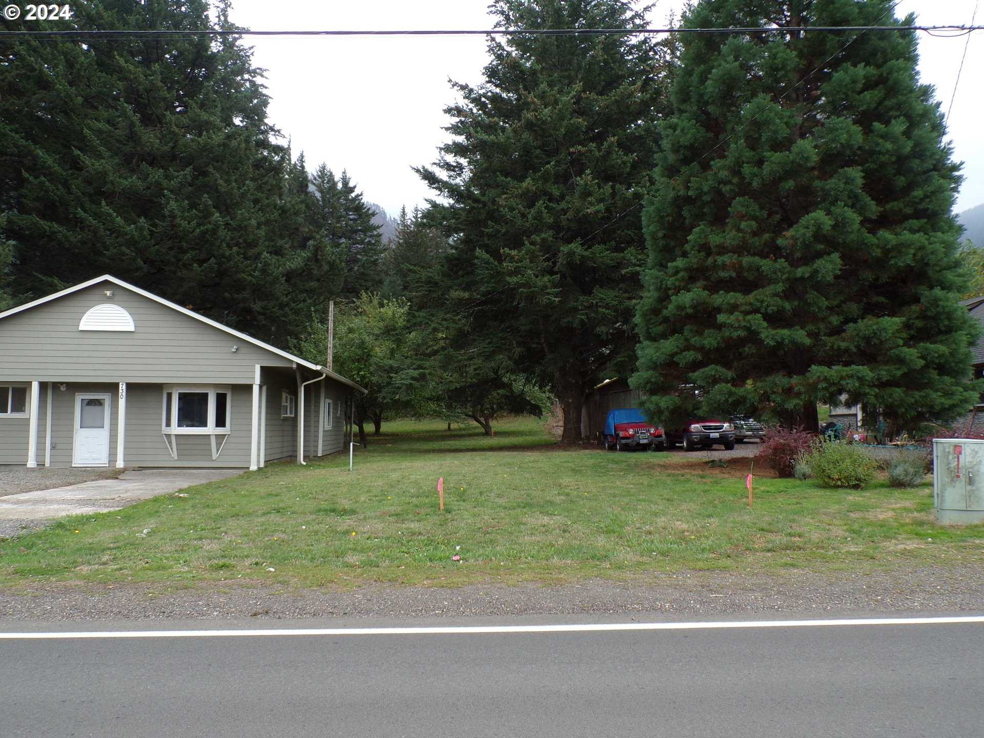 photo 2: 730 SE FOREST LN, Cascade Locks OR 97014