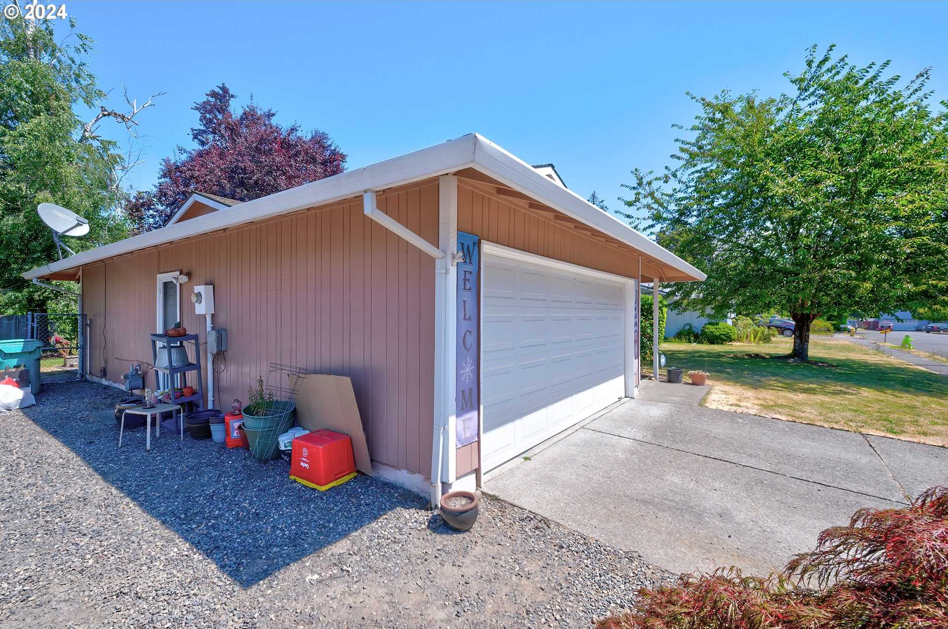 photo 2: 3779 NE 15TH ST, Gresham OR 97030