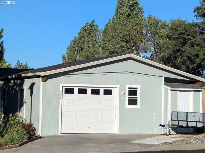 photo 1: 950 POMONA ST Unit 222, The Dalles OR 97058