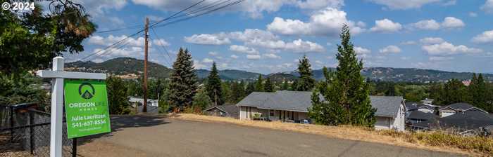 photo 31: 2318 NW CALKINS AVE, Roseburg OR 97471