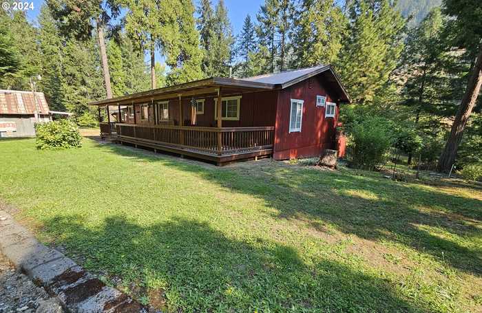 photo 1: 1221 FERGUSON LN, Days Creek OR 97429