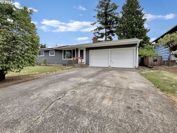 photo 1: 1619 SE 151ST AVE, Portland OR 97233