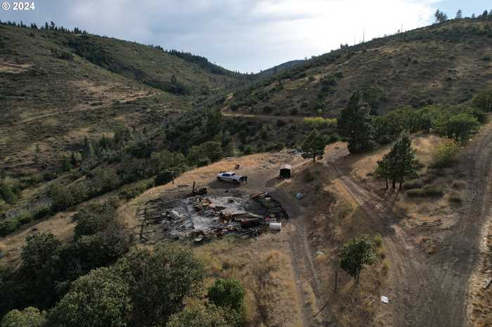 photo 2: 8800 Upper Mill Creek RD, The Dalles OR 97058