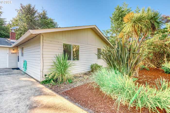 photo 2: 680 SE BALL BLVD, Waldport OR 97394