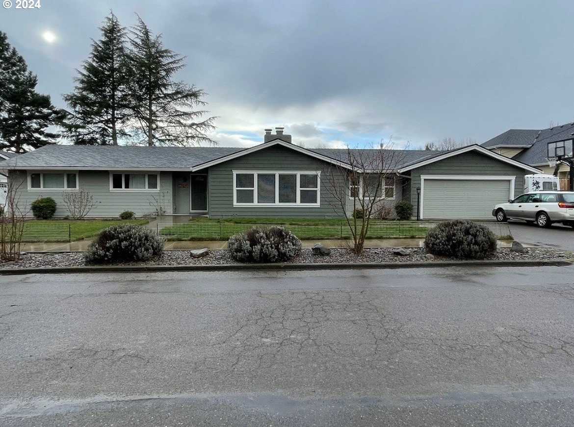 photo 1: 1305 NE NEWALL RD, Newberg OR 97132