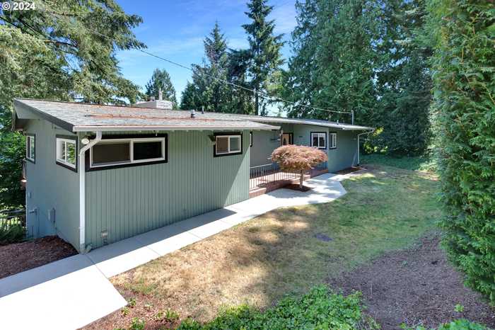 photo 1: 14214 SE VISTA LN, Milwaukie OR 97267