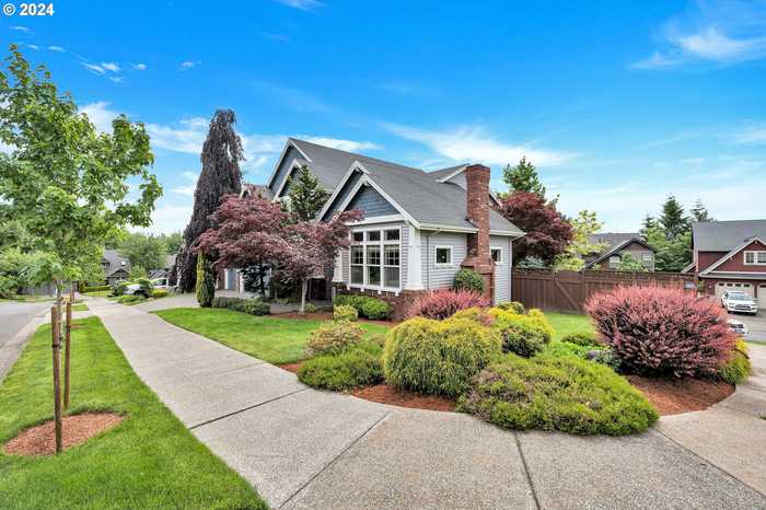 photo 2: 3060 ROXBURY DR, West Linn OR 97068