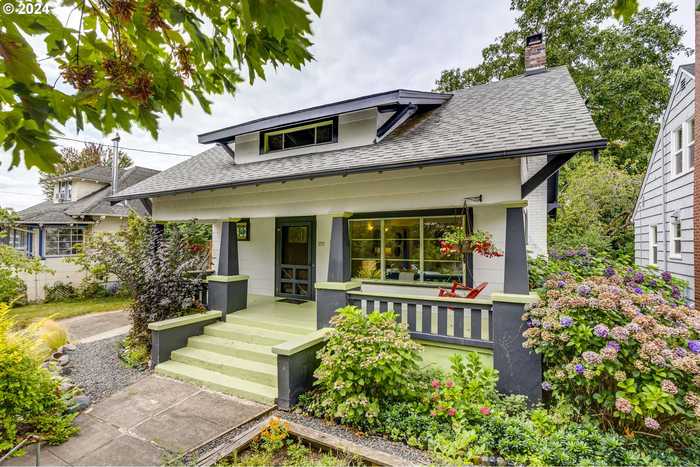 photo 1: 237 SE 87TH AVE, Portland OR 97216