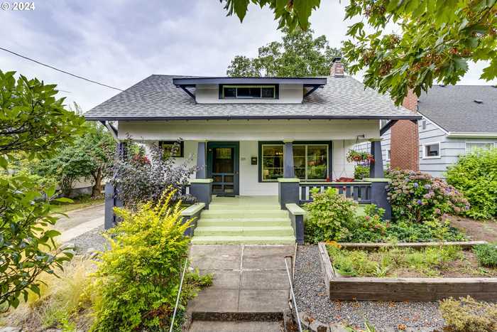 photo 2: 237 SE 87TH AVE, Portland OR 97216