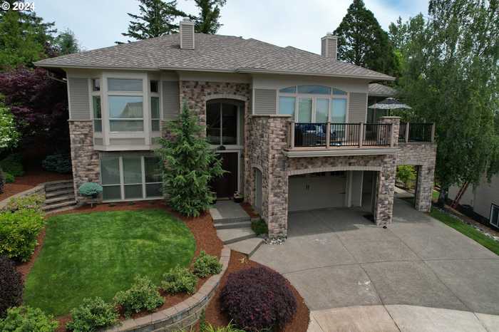 photo 2: 1549 SW WALTERS LOOP, Gresham OR 97080