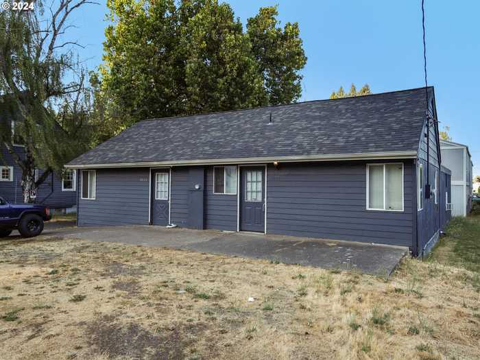 photo 2: 2686 12TH ST, Salem OR 97302