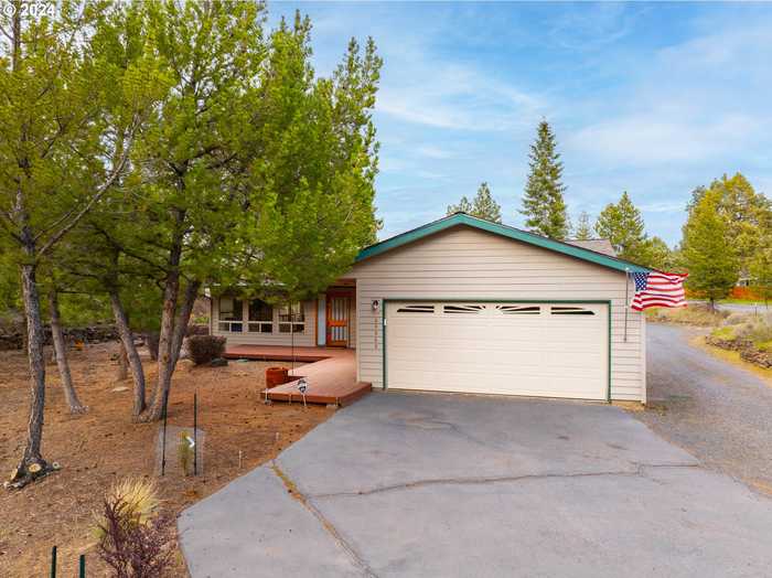 photo 2: 20868 KING HEZEKIAH WAY, Bend OR 97702