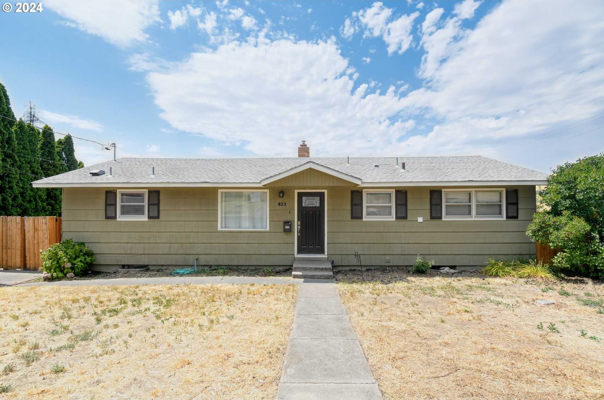 photo 1: 823 NW 5TH ST, Pendleton OR 97801